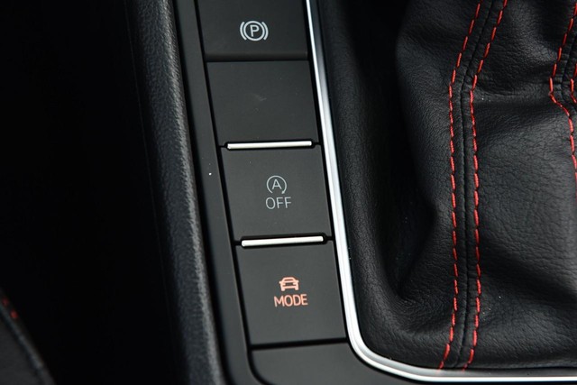 Volkswagen Jetta GLI Vehicle Image 18