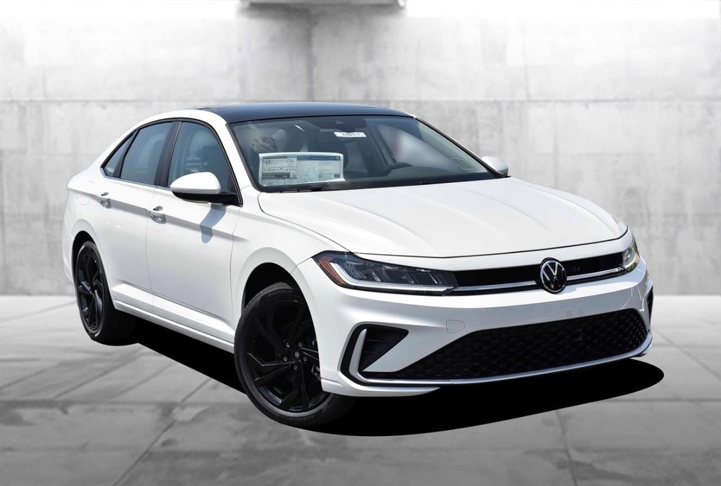 Volkswagen Jetta Vehicle Full-screen Gallery Image 2
