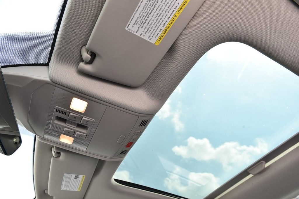 Volkswagen Jetta Vehicle Full-screen Gallery Image 22