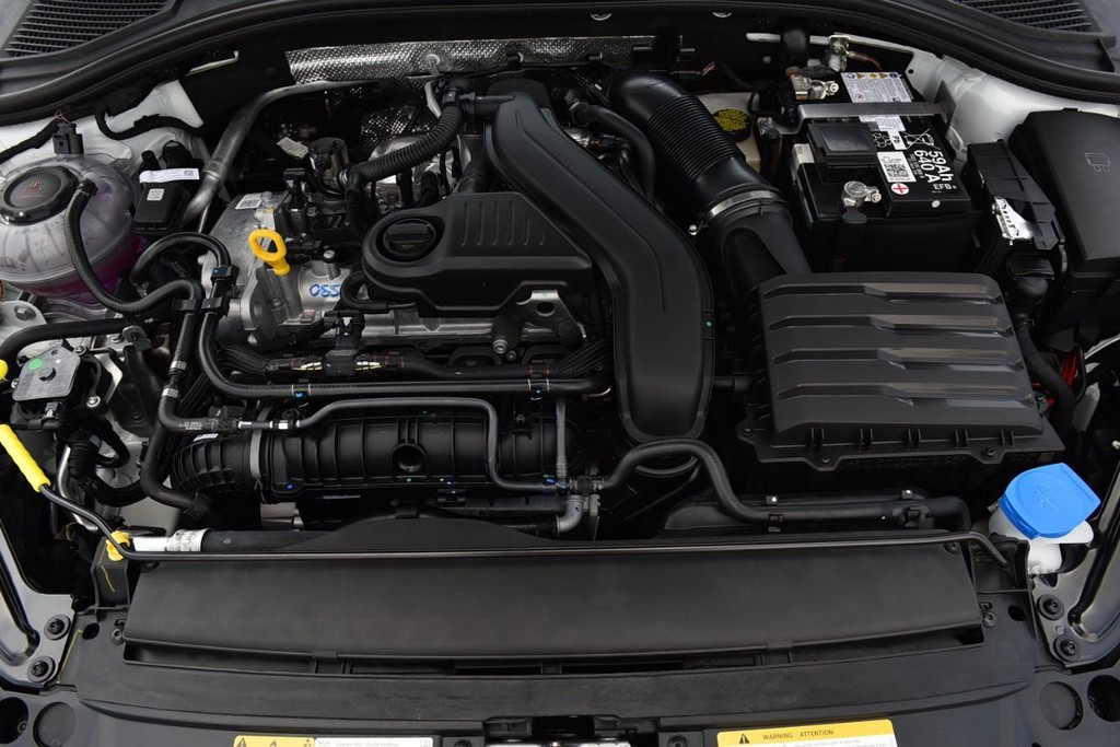 Volkswagen Jetta Vehicle Full-screen Gallery Image 25