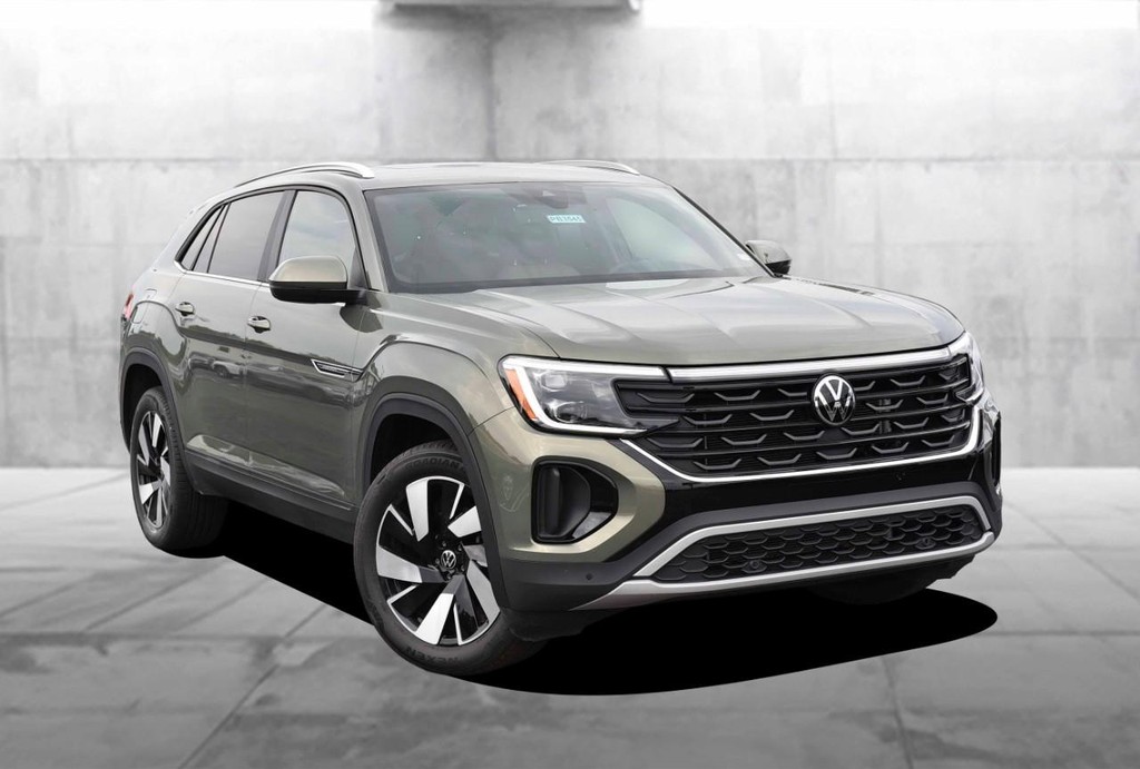 Volkswagen Atlas Cross Sport Vehicle Full-screen Gallery Image 2