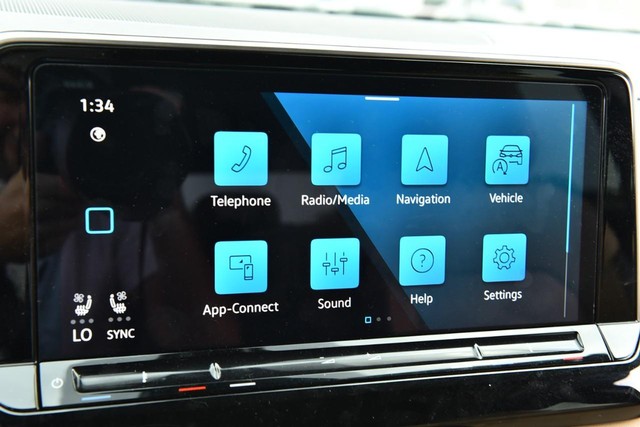 Volkswagen Atlas Cross Sport Vehicle Image 14