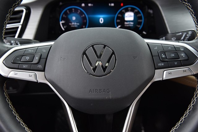 Volkswagen Atlas Cross Sport Vehicle Image 18