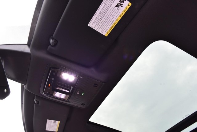 Volkswagen Atlas Cross Sport Vehicle Image 21
