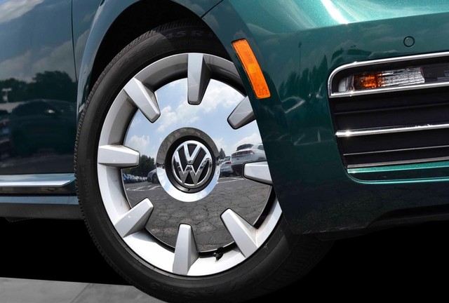 Volkswagen Beetle Convertible Vehicle Image 03