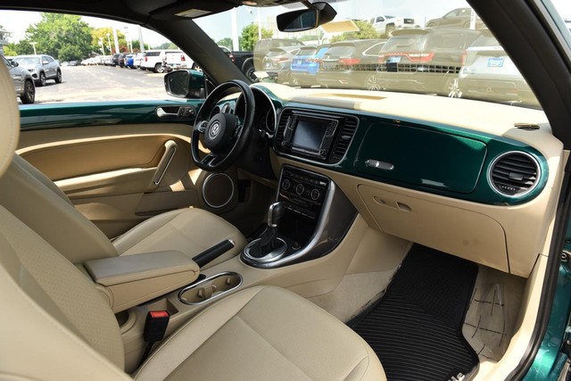 Volkswagen Beetle Convertible Vehicle Image 08