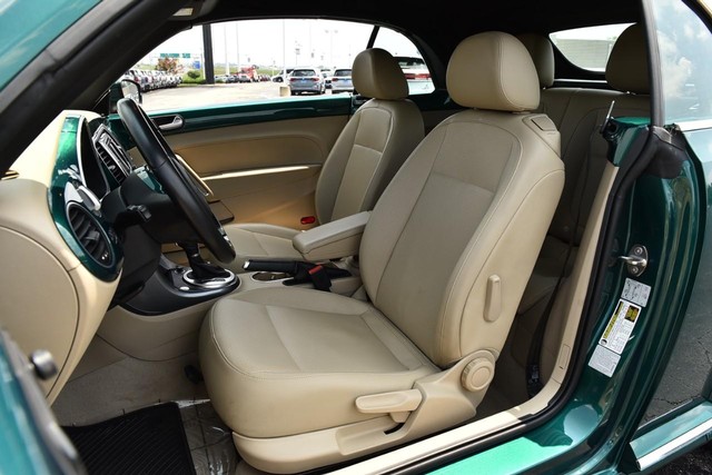 Volkswagen Beetle Convertible Vehicle Image 20