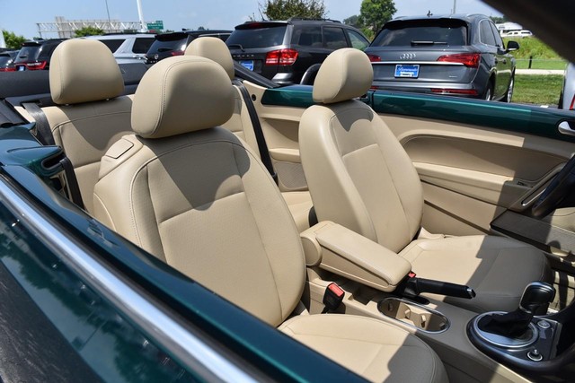 Volkswagen Beetle Convertible Vehicle Image 26
