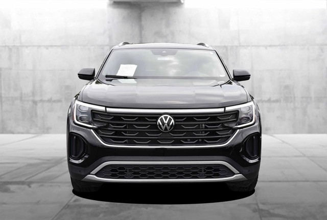 Volkswagen Atlas Cross Sport Vehicle Image 04
