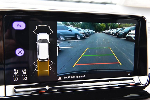 Volkswagen Atlas Cross Sport Vehicle Image 13