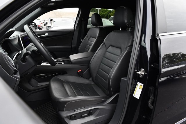 Volkswagen Atlas Cross Sport Vehicle Image 19