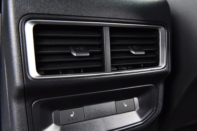 Volkswagen Atlas Cross Sport Vehicle Image 23