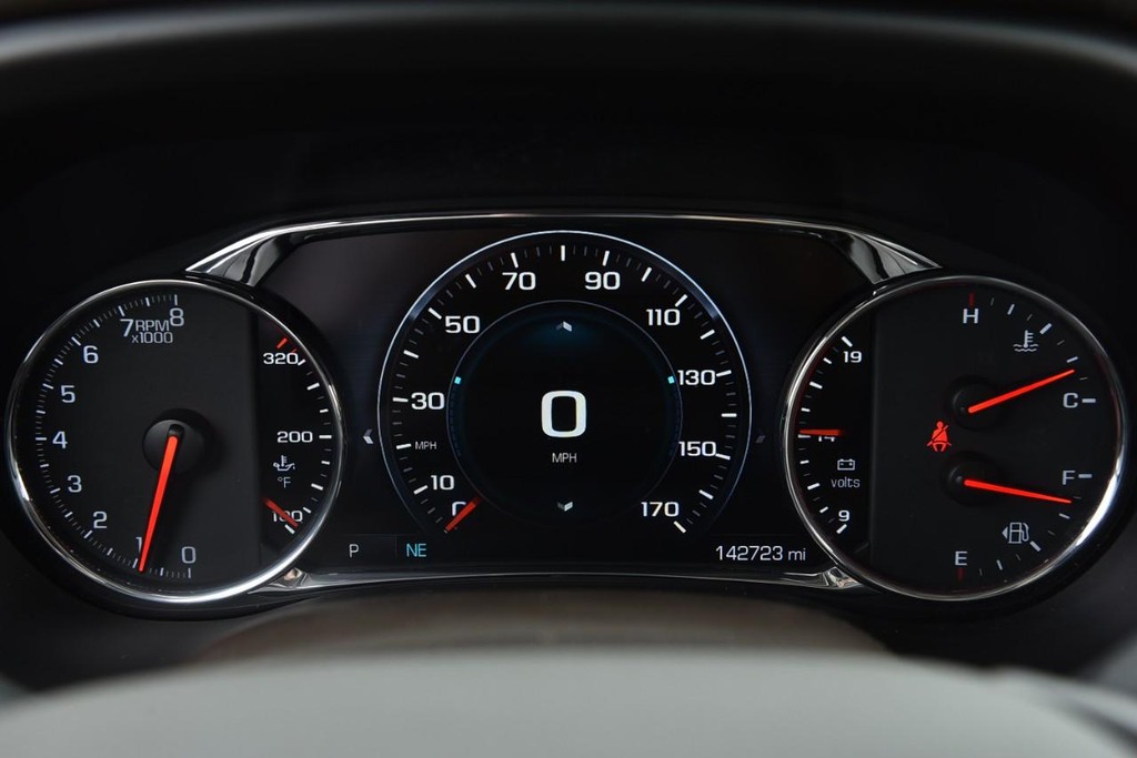 GMC Acadia Vehicle Full-screen Gallery Image 13