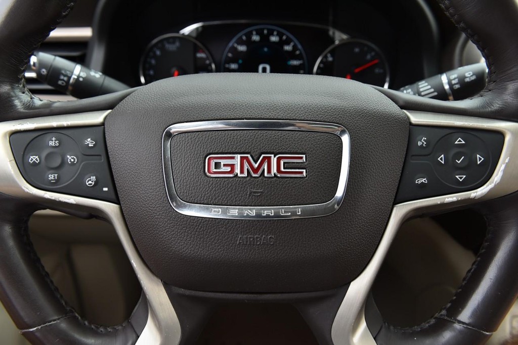 GMC Acadia Vehicle Full-screen Gallery Image 21