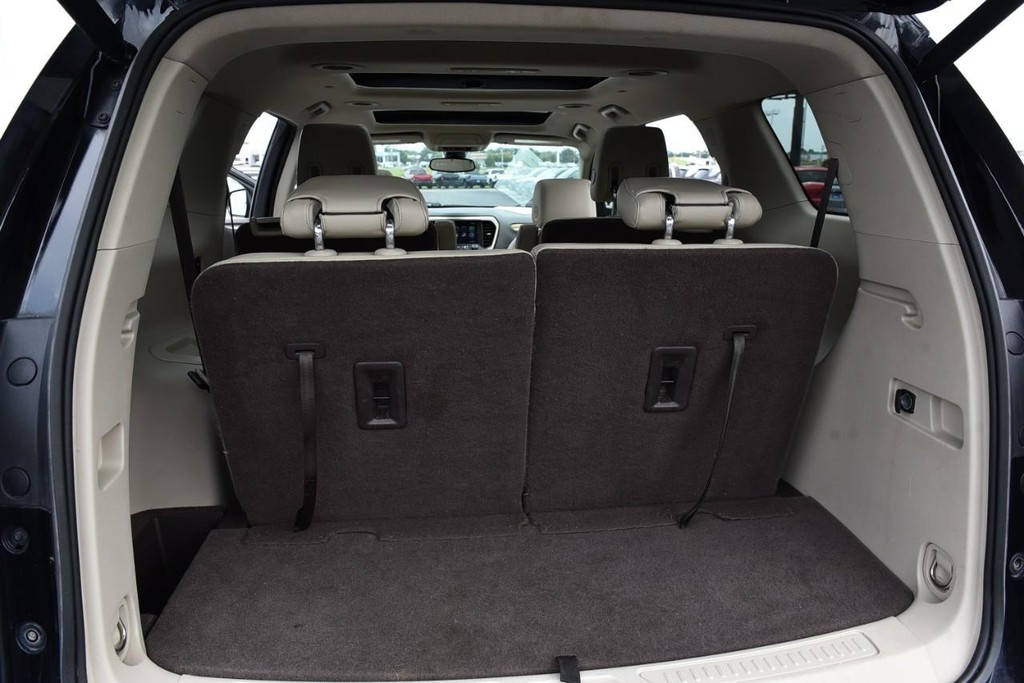 GMC Acadia Vehicle Full-screen Gallery Image 30