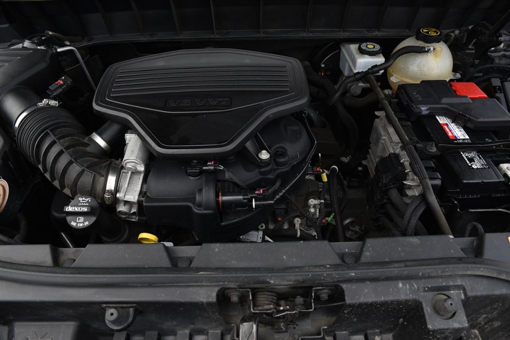 GMC Acadia Vehicle Full-screen Gallery Image 32
