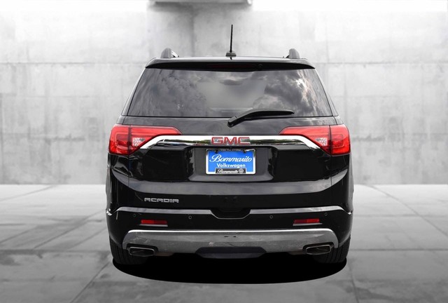 GMC Acadia Vehicle Image 06