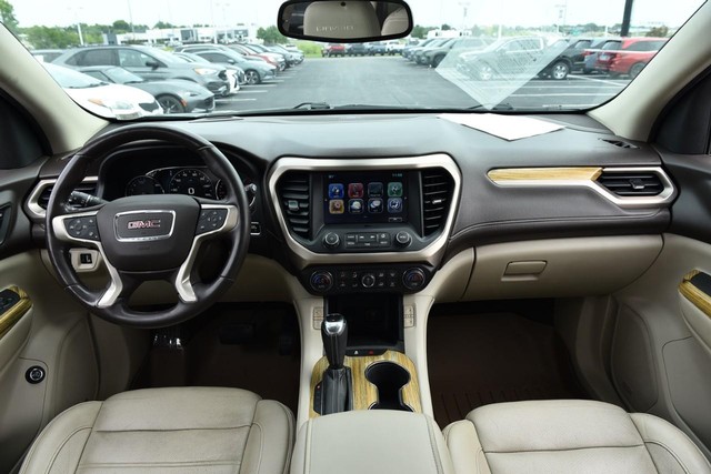 GMC Acadia Vehicle Image 07