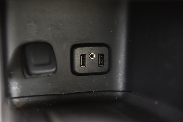 GMC Acadia Vehicle Image 18
