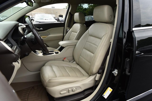 GMC Acadia Vehicle Image 22