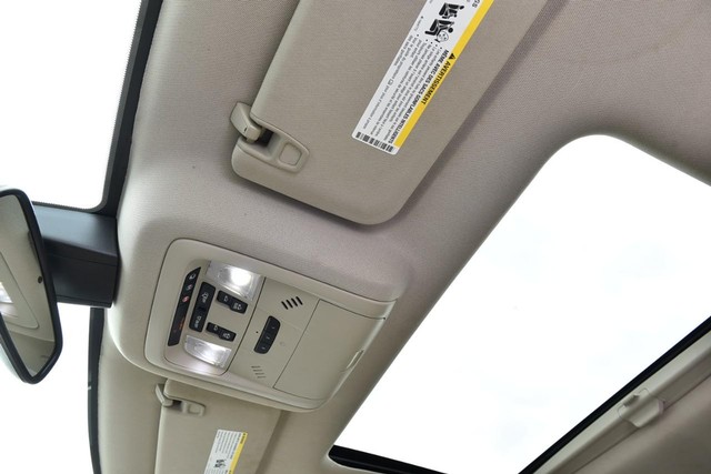 GMC Acadia Vehicle Image 24