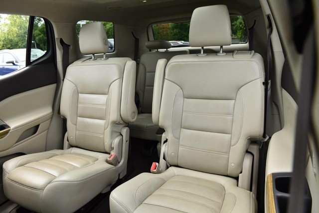GMC Acadia Vehicle Image 25