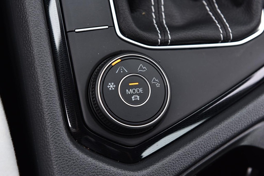 Volkswagen Taos Vehicle Full-screen Gallery Image 17