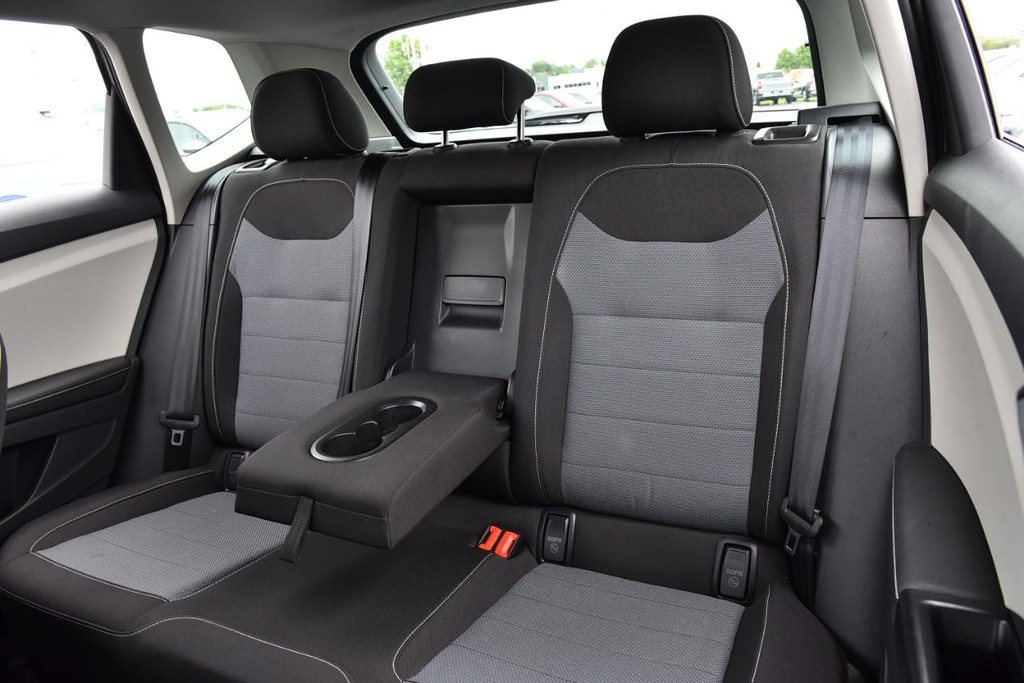 Volkswagen Taos Vehicle Full-screen Gallery Image 21