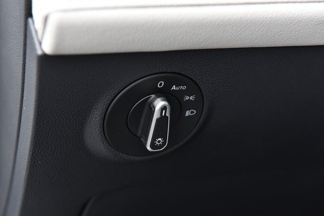 Volkswagen Taos Vehicle Image 10