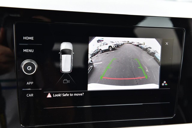 Volkswagen Taos Vehicle Image 12