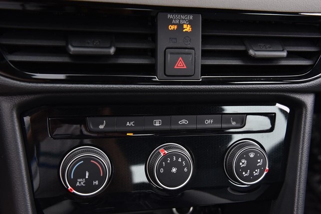Volkswagen Taos Vehicle Image 14
