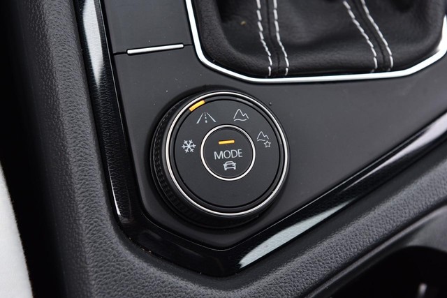 Volkswagen Taos Vehicle Image 17