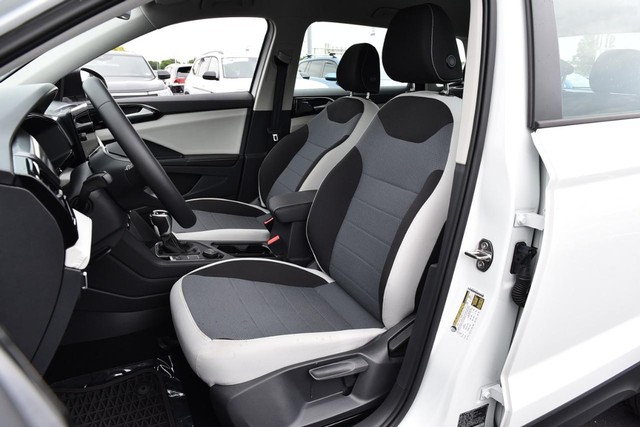 Volkswagen Taos Vehicle Image 19