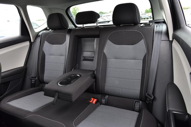 Volkswagen Taos Vehicle Image 21