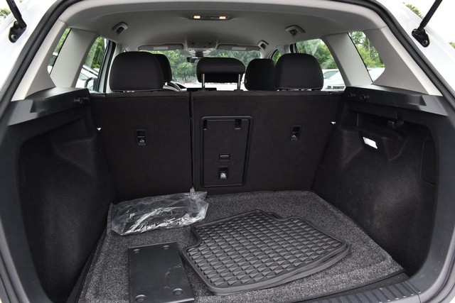 Volkswagen Taos Vehicle Image 22