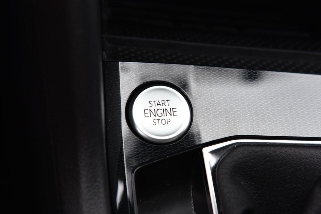 Volkswagen Taos Vehicle Full-screen Gallery Image 17