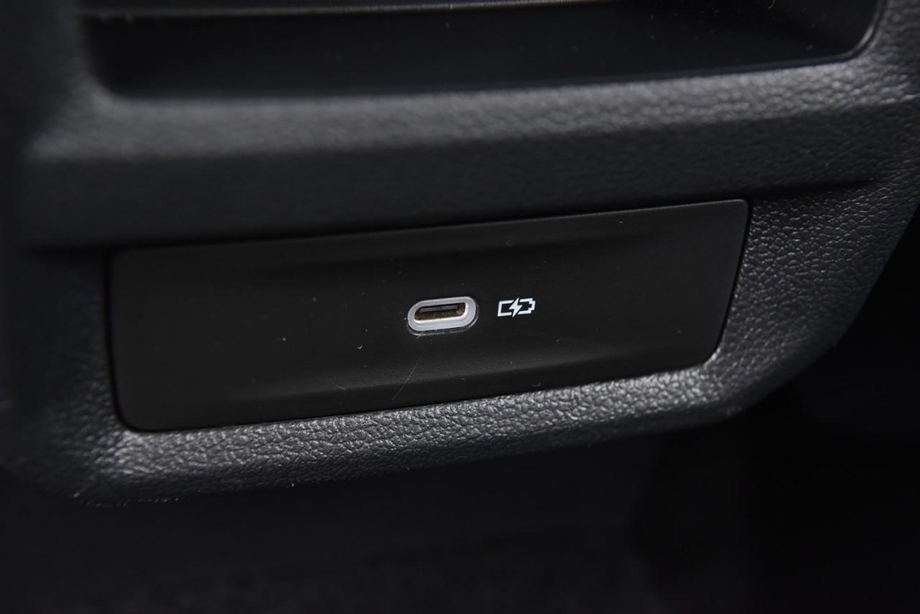 Volkswagen Taos Vehicle Full-screen Gallery Image 25