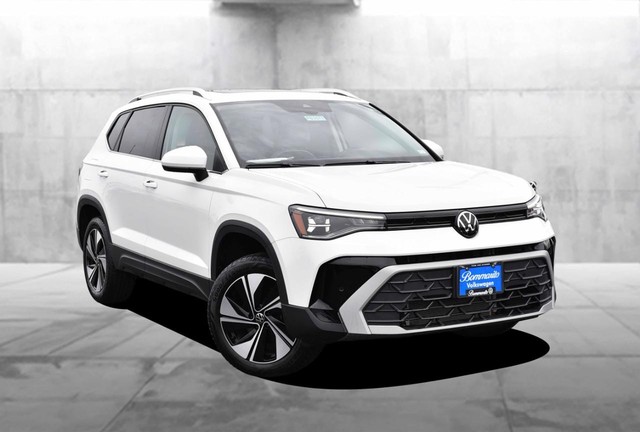 Volkswagen Taos Vehicle Image 02