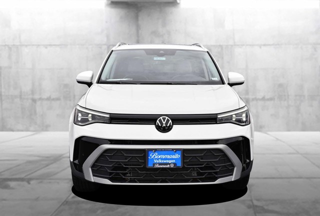 Volkswagen Taos Vehicle Image 04
