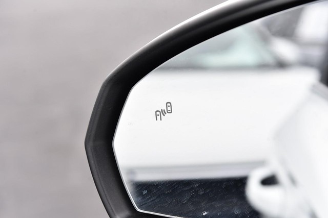 Volkswagen Taos Vehicle Image 09