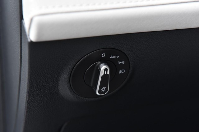 Volkswagen Taos Vehicle Image 10