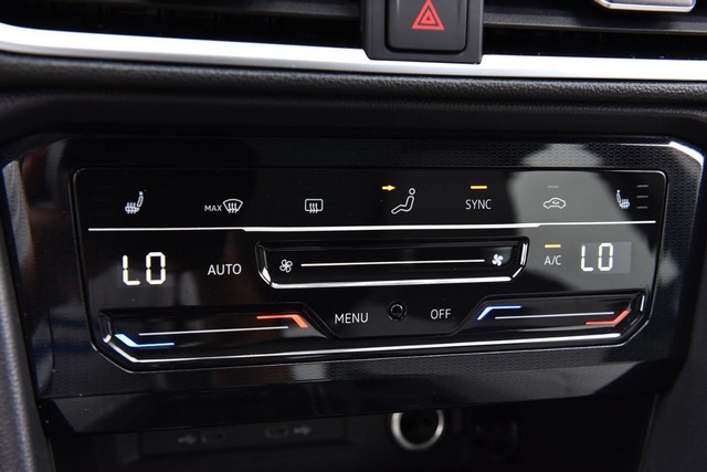 Volkswagen Taos Vehicle Image 15