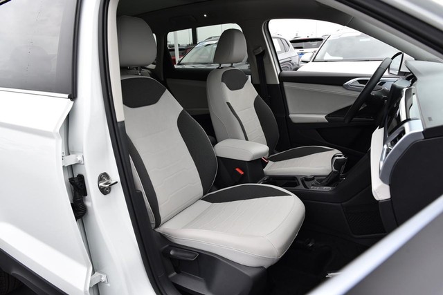 Volkswagen Taos Vehicle Image 21