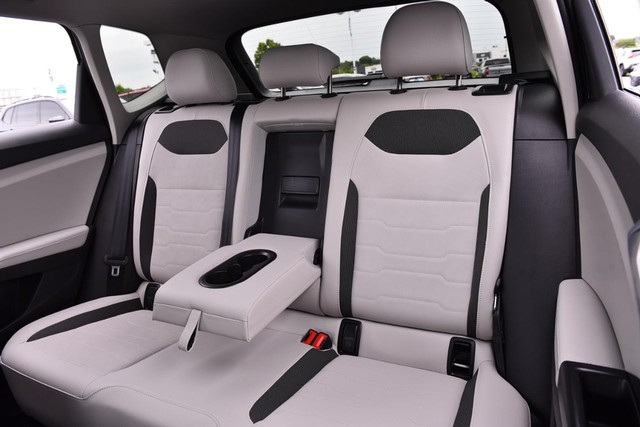 Volkswagen Taos Vehicle Image 23