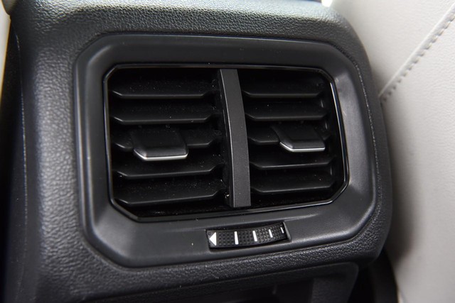 Volkswagen Taos Vehicle Image 24