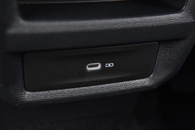 Volkswagen Taos Vehicle Image 25