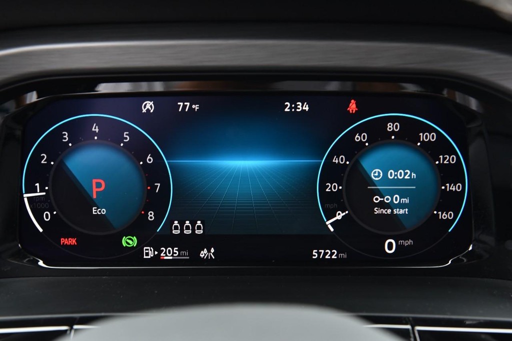 Volkswagen Atlas Cross Sport Vehicle Full-screen Gallery Image 12