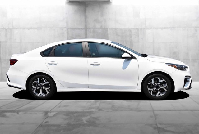 Kia Forte Vehicle Image 05