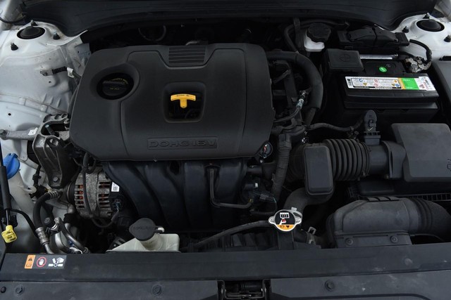 Kia Forte Vehicle Image 21