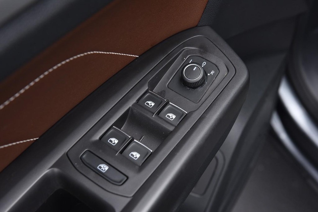 Volkswagen Atlas Vehicle Full-screen Gallery Image 8
